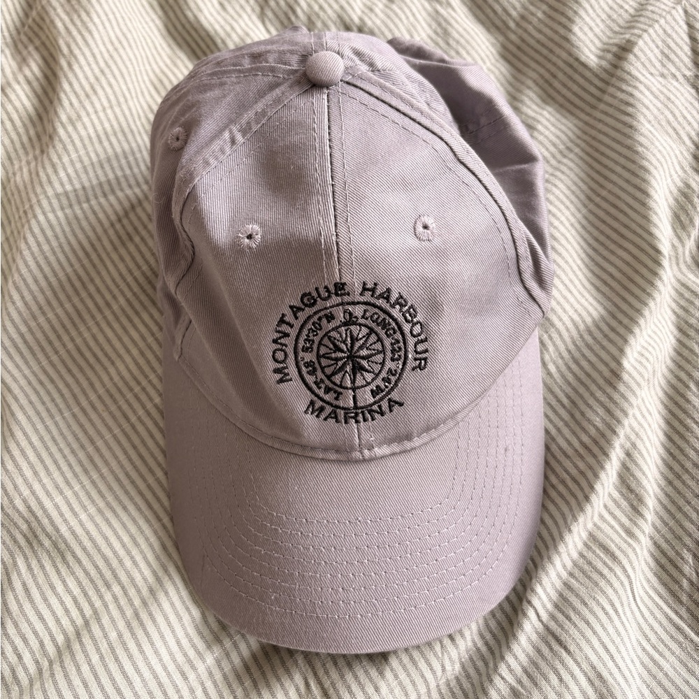 Montague Harbour Marina Embroidered Baseball Cap - Grey